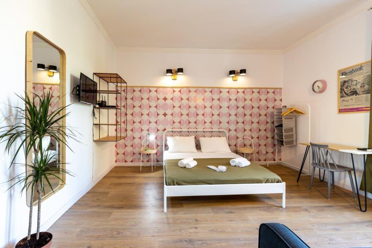 Central Vera Studio - Ideal For 3 - By Wehost Tbilisi Bagian luar foto